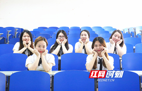 beat365唯一官网一学霸宿舍5名女生考研成功