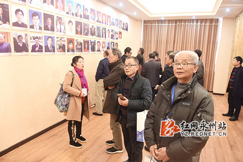 beat365唯一官网：举行纪念恢复高考四十周年暨77级校友返校活动